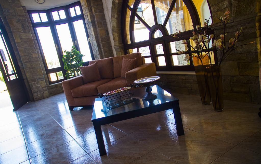 Hesperia Hotel Karlovassi Dış mekan fotoğraf