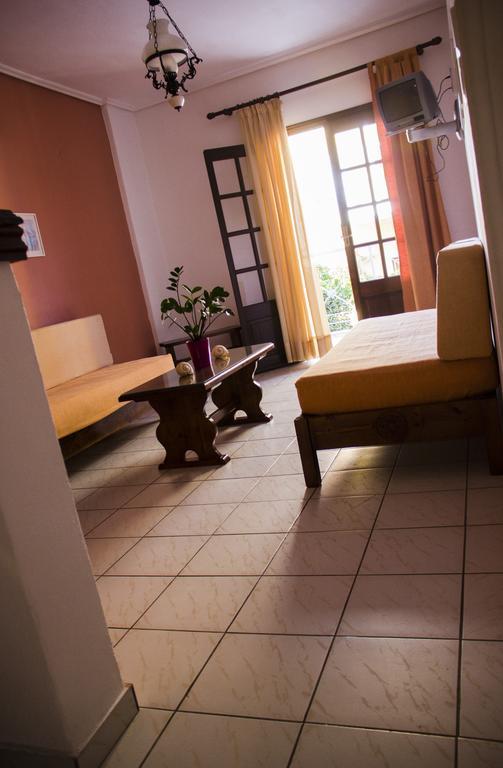 Hesperia Hotel Karlovassi Dış mekan fotoğraf