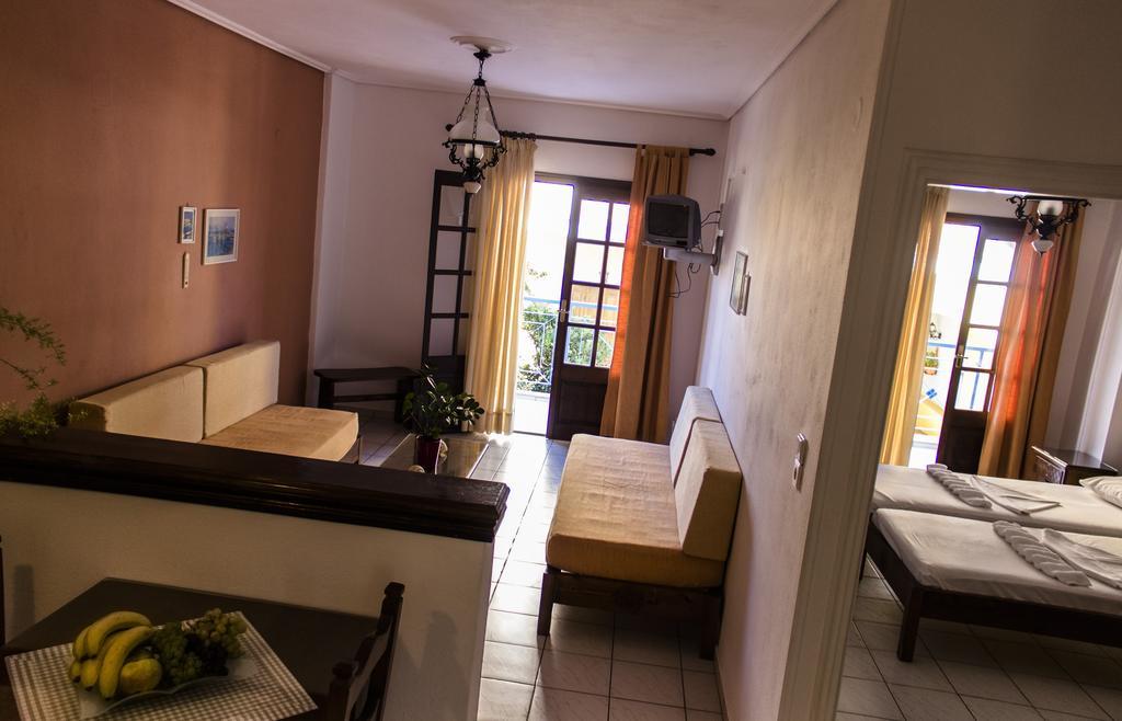 Hesperia Hotel Karlovassi Dış mekan fotoğraf