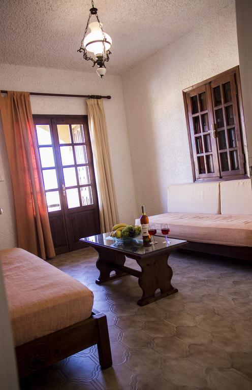 Hesperia Hotel Karlovassi Dış mekan fotoğraf