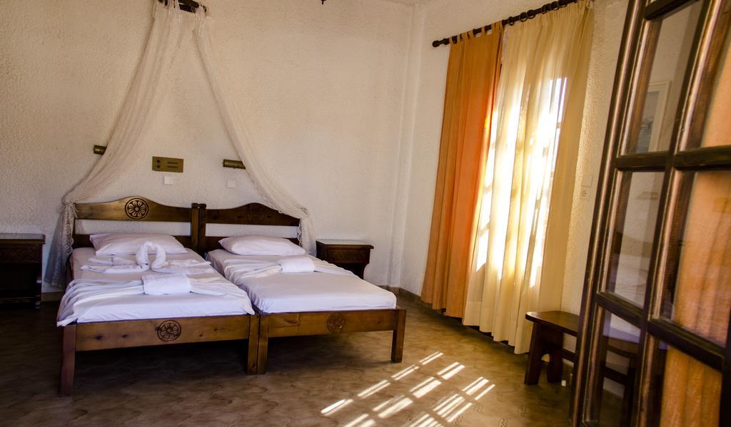 Hesperia Hotel Karlovassi Oda fotoğraf