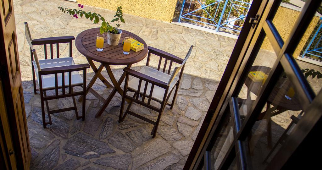 Hesperia Hotel Karlovassi Oda fotoğraf