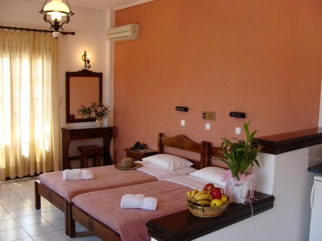 Hesperia Hotel Karlovassi Oda fotoğraf