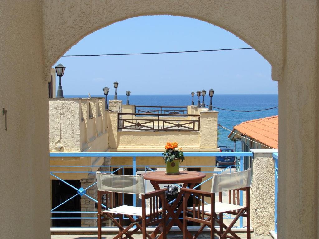 Hesperia Hotel Karlovassi Dış mekan fotoğraf